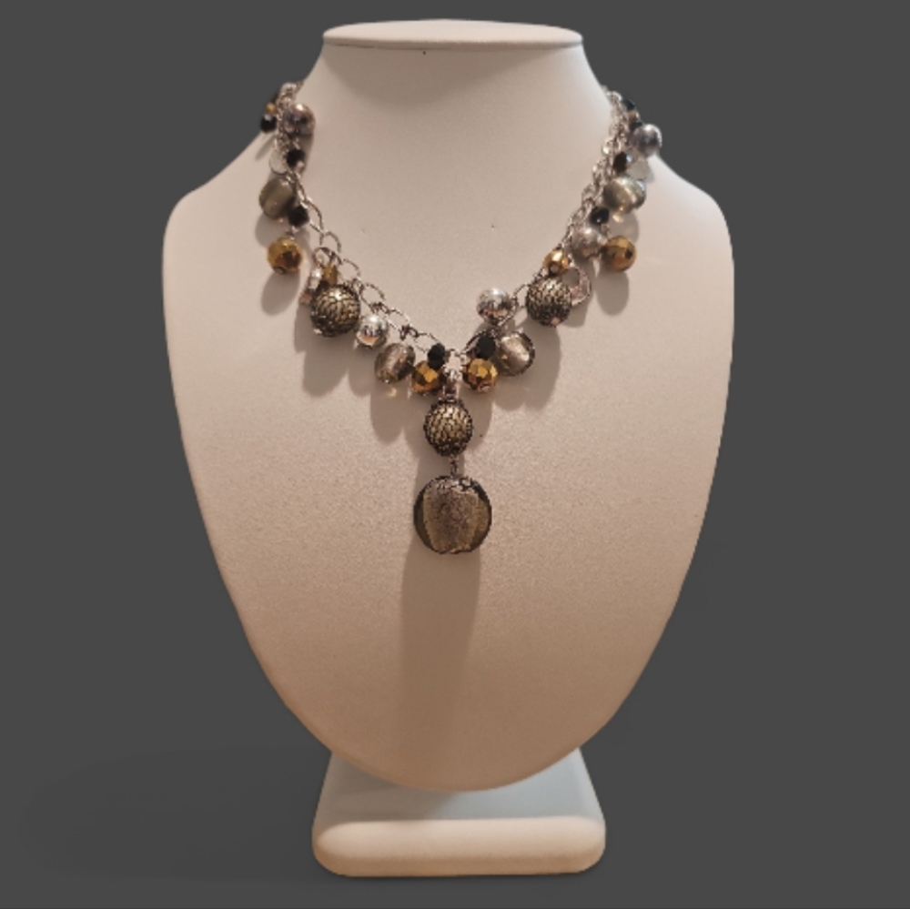 Vintage White House / Black Market Necklace. - Picture 5 of 6